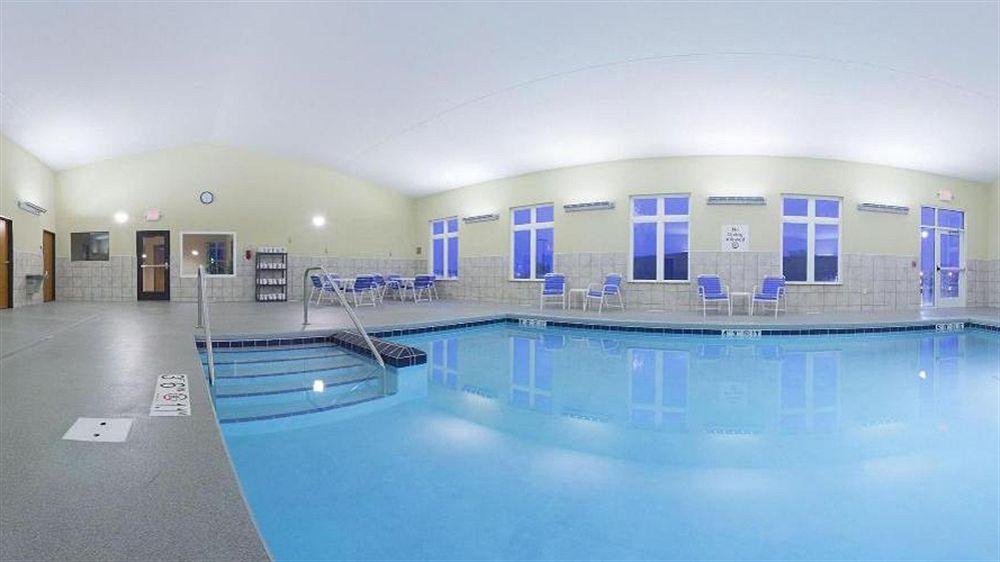 Holiday Inn Express Hotel & Suites Antigo By Ihg Экстерьер фото