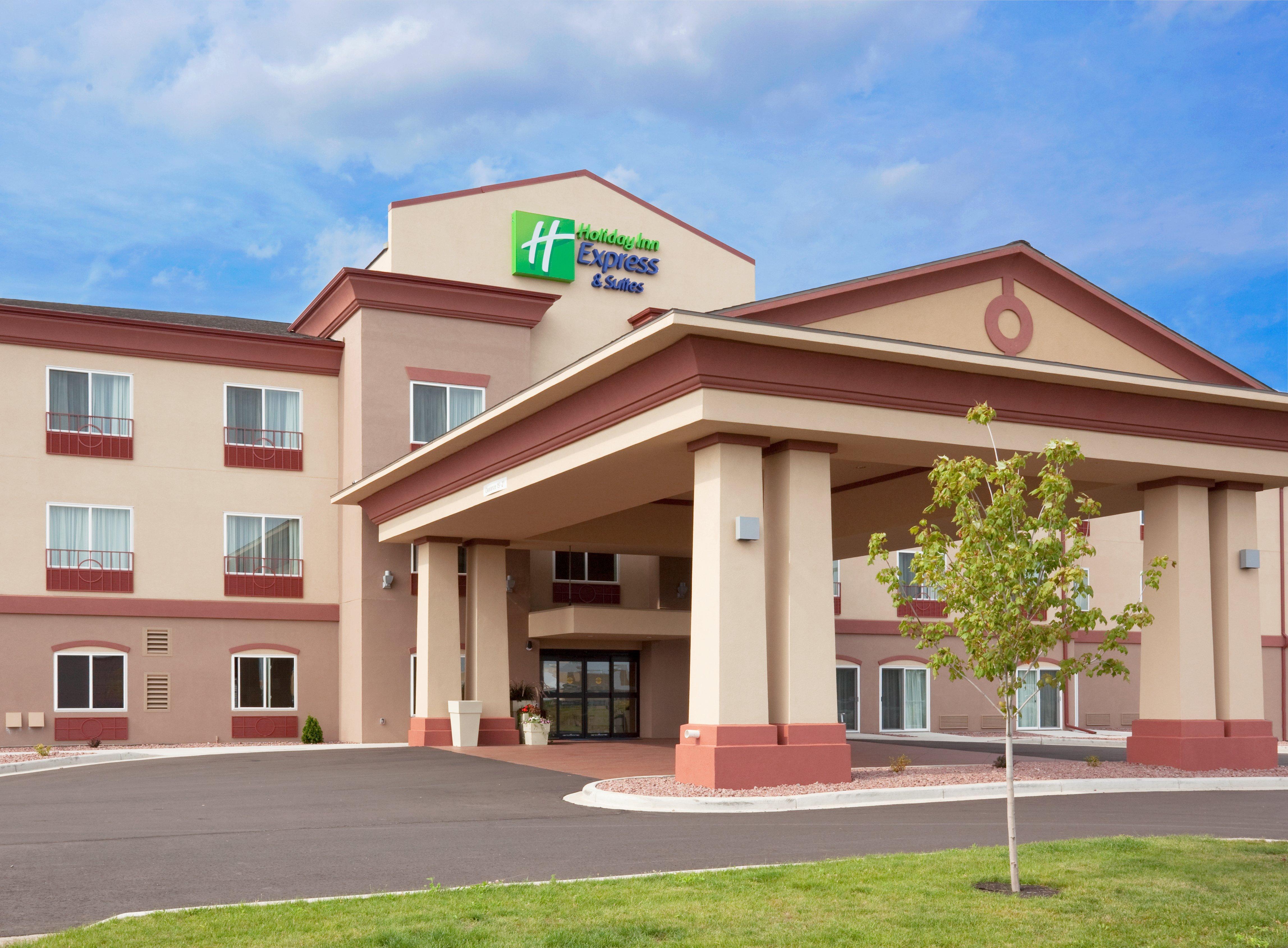 Holiday Inn Express Hotel & Suites Antigo By Ihg Экстерьер фото