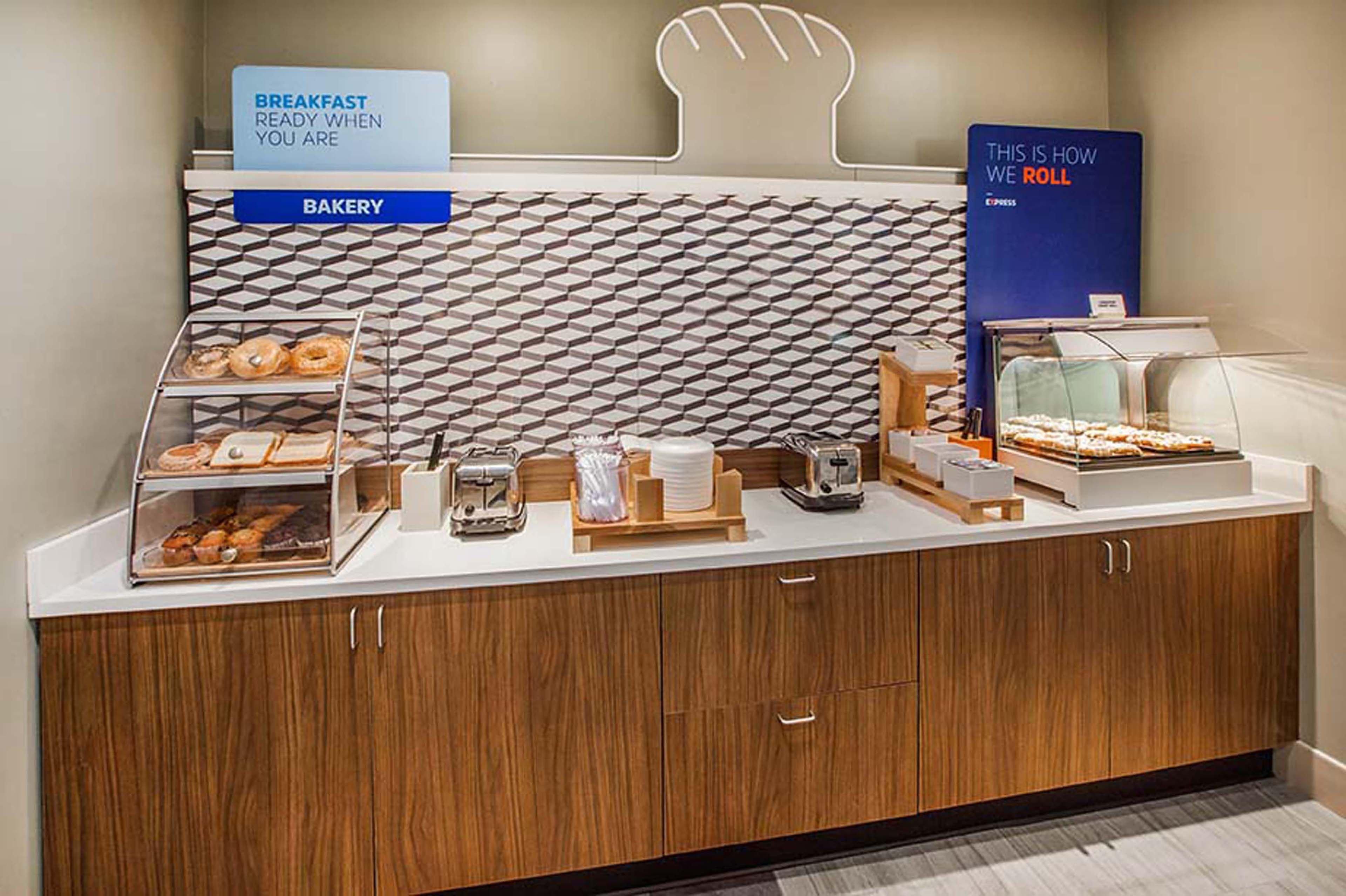 Holiday Inn Express Hotel & Suites Antigo By Ihg Экстерьер фото