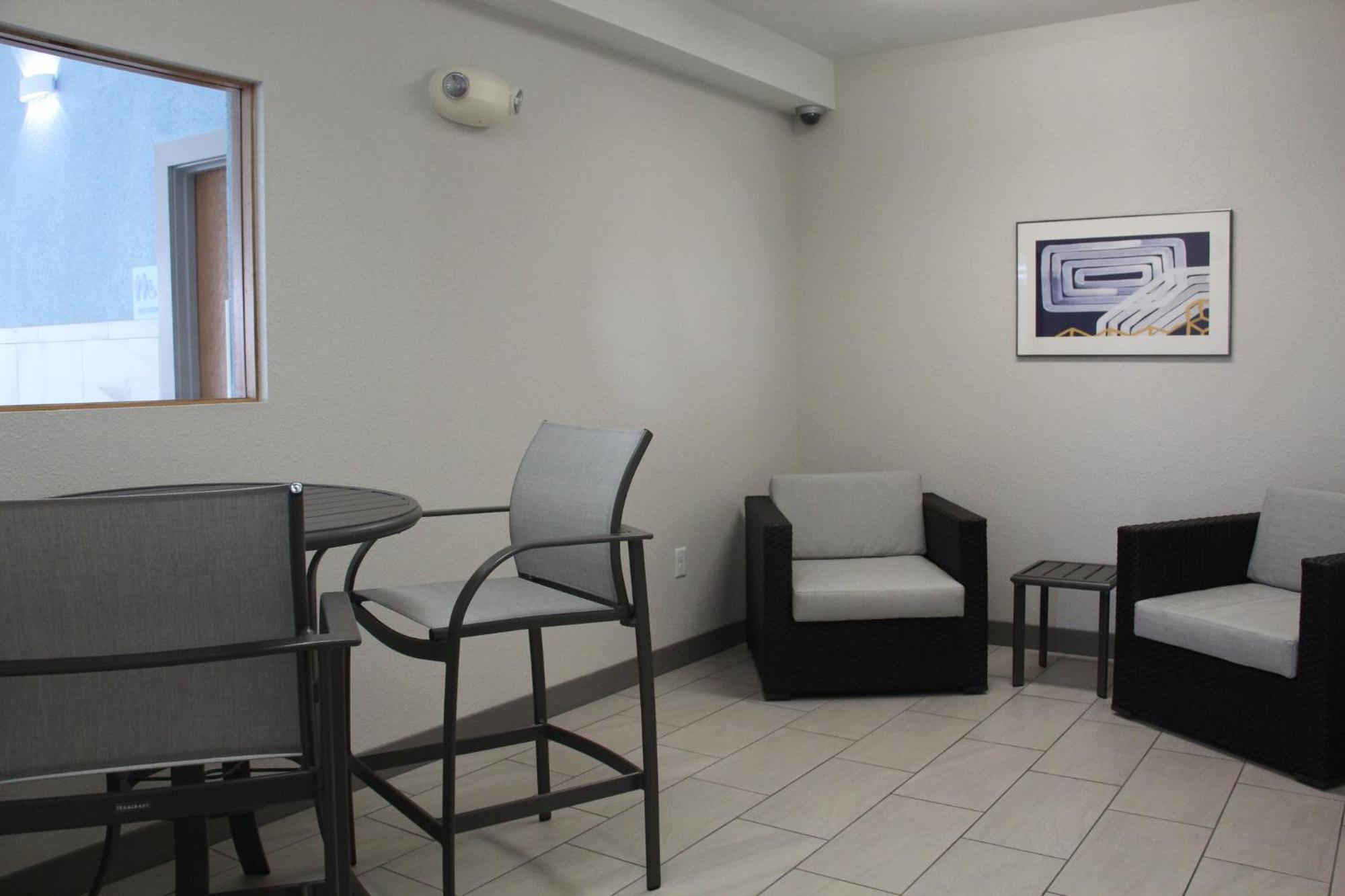 Holiday Inn Express Hotel & Suites Antigo By Ihg Экстерьер фото