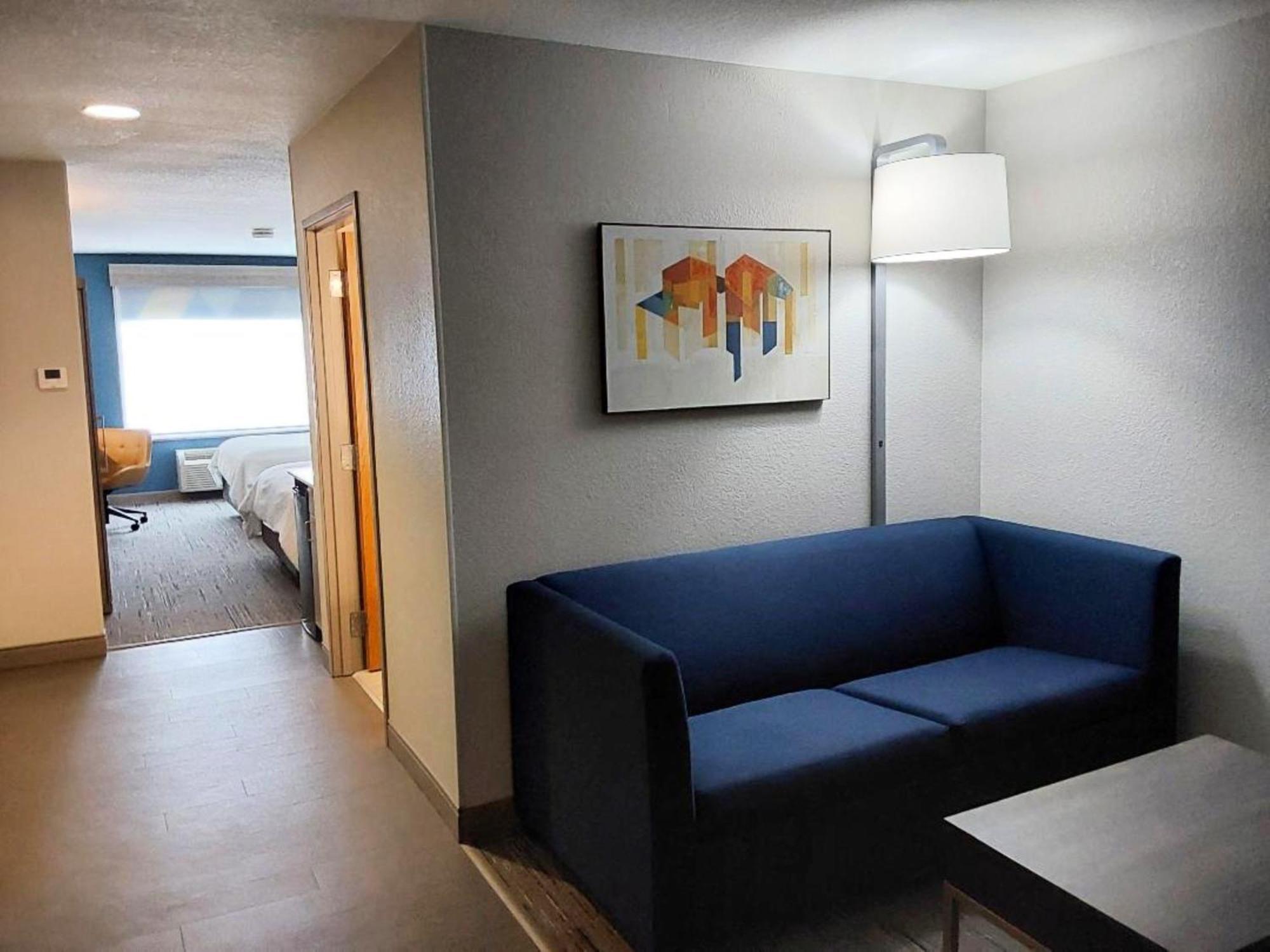 Holiday Inn Express Hotel & Suites Antigo By Ihg Экстерьер фото