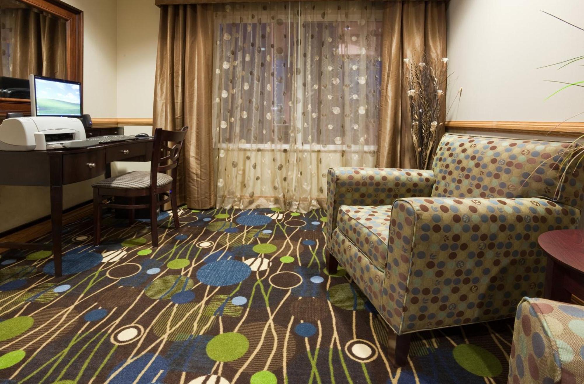 Holiday Inn Express Hotel & Suites Antigo By Ihg Экстерьер фото