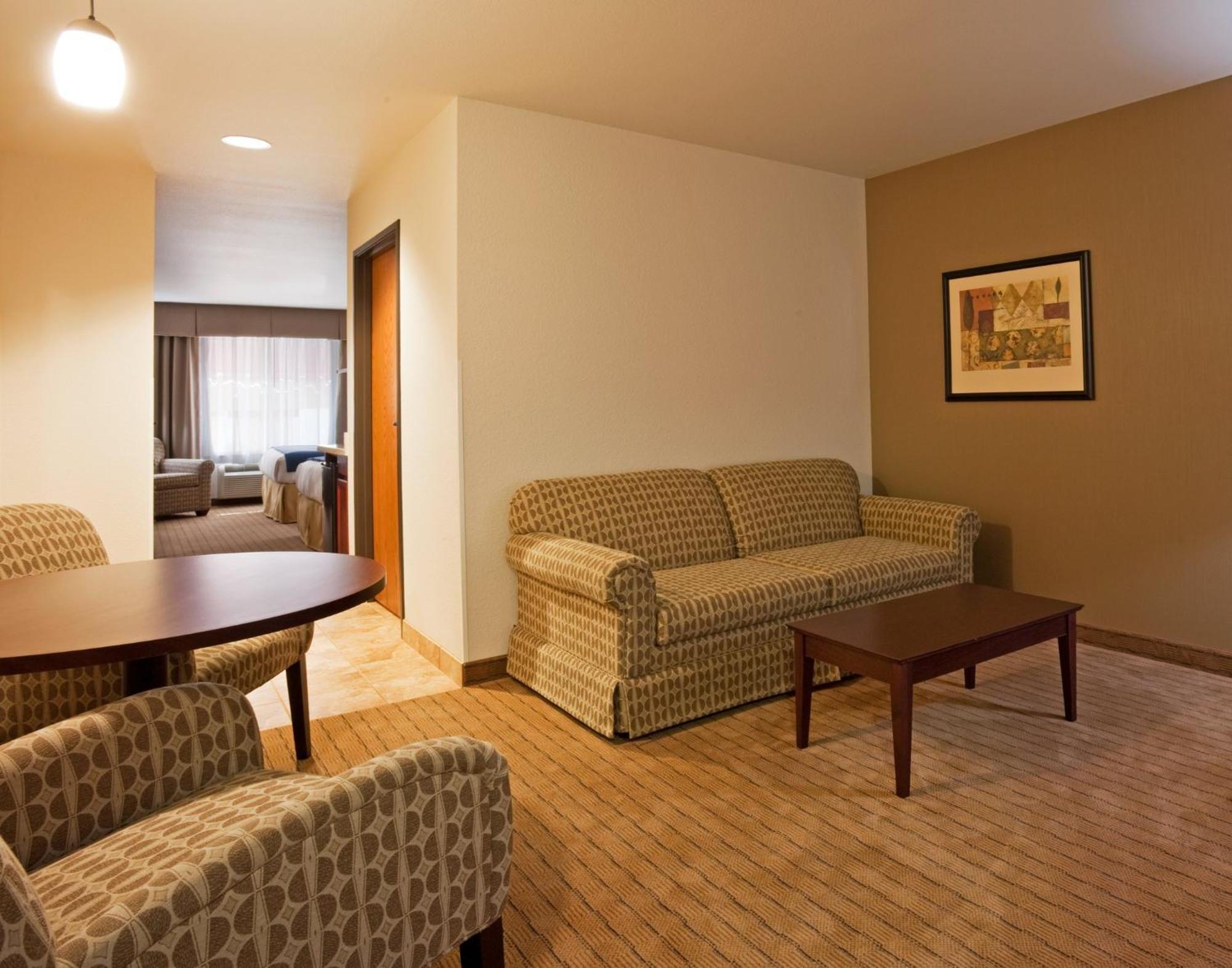 Holiday Inn Express Hotel & Suites Antigo By Ihg Экстерьер фото