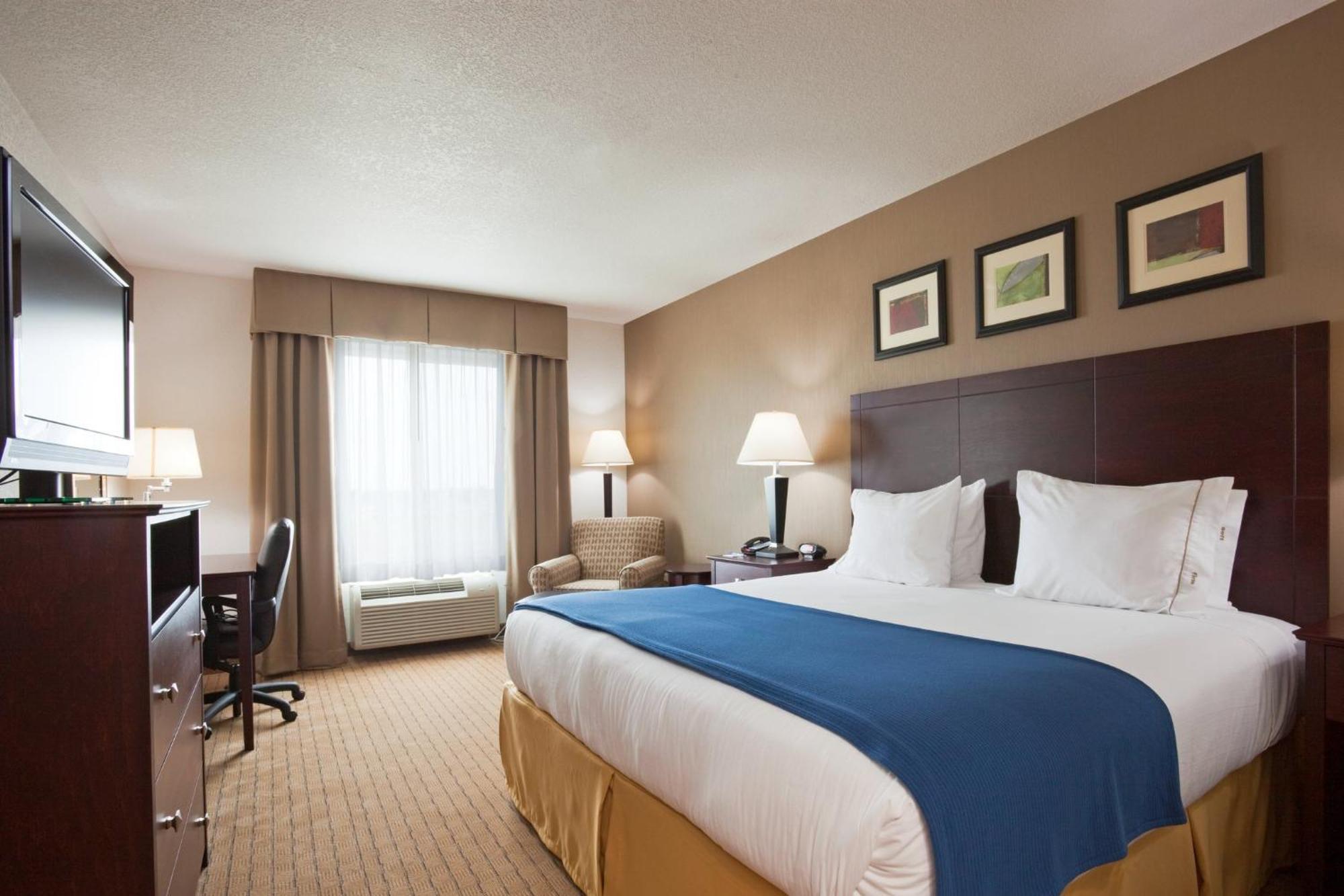 Holiday Inn Express Hotel & Suites Antigo By Ihg Экстерьер фото