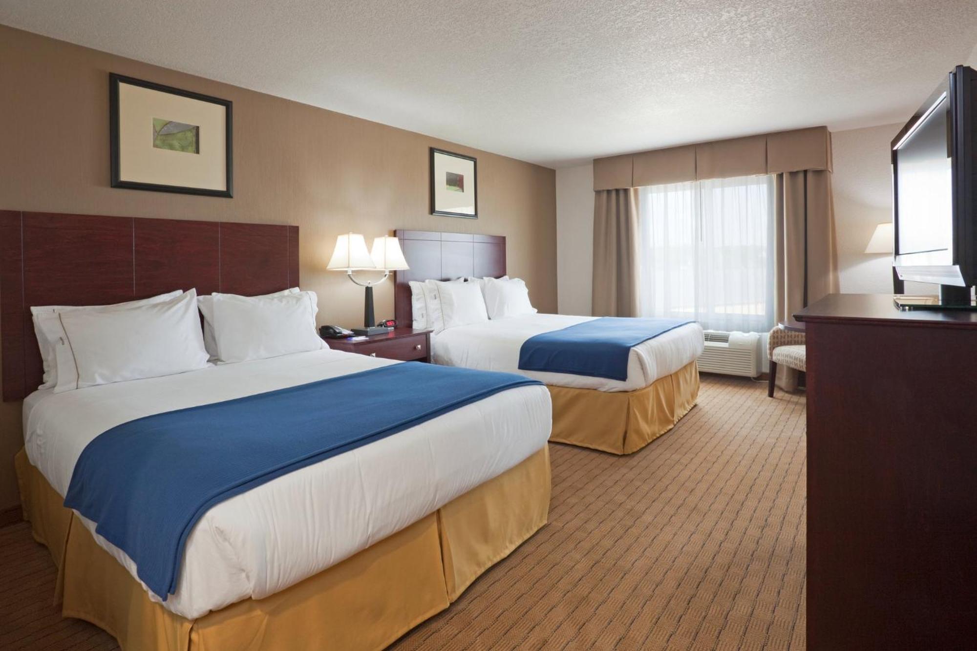 Holiday Inn Express Hotel & Suites Antigo By Ihg Экстерьер фото